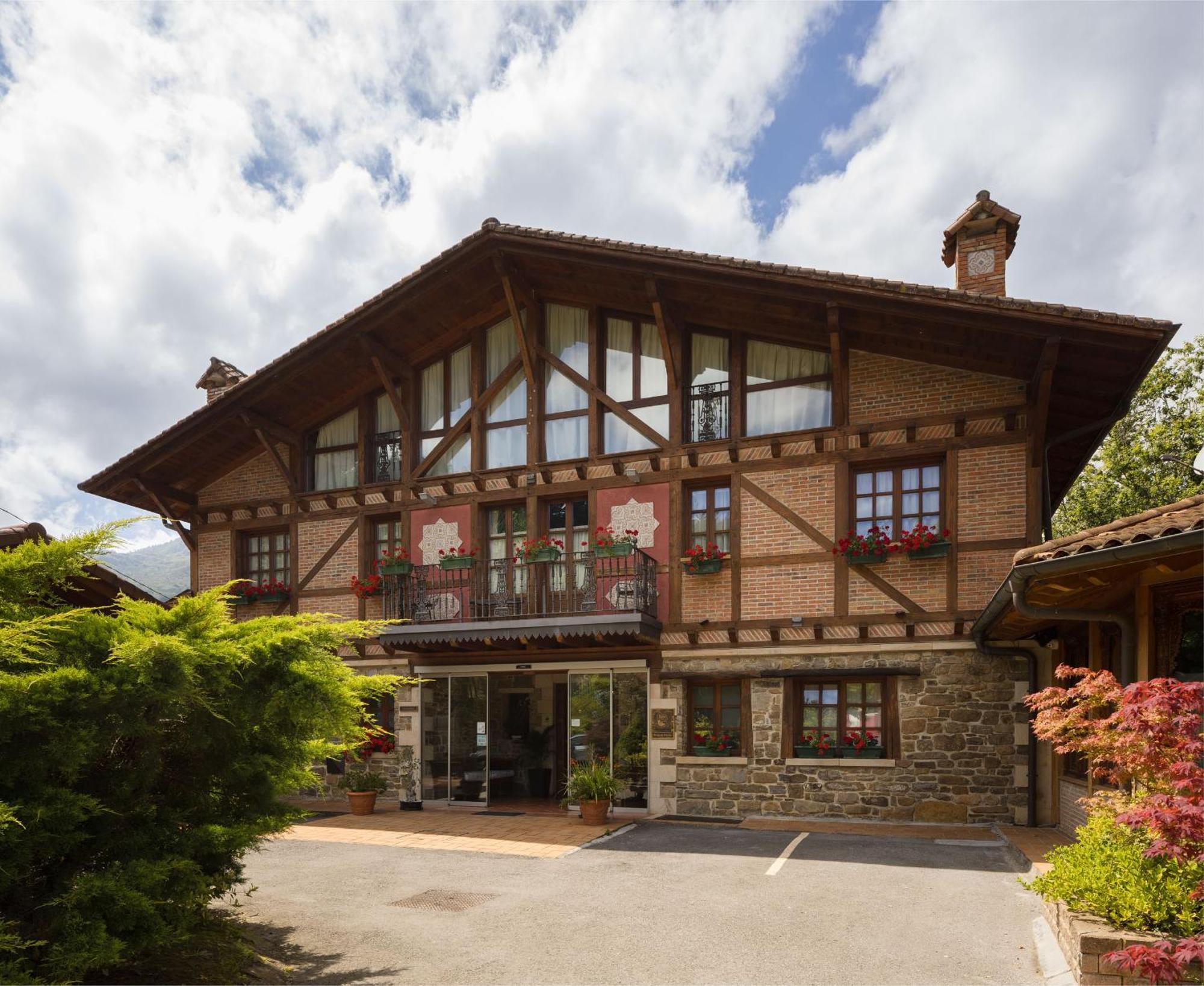 Hotel & Spa Etxegana Zeanuri ภายนอก รูปภาพ